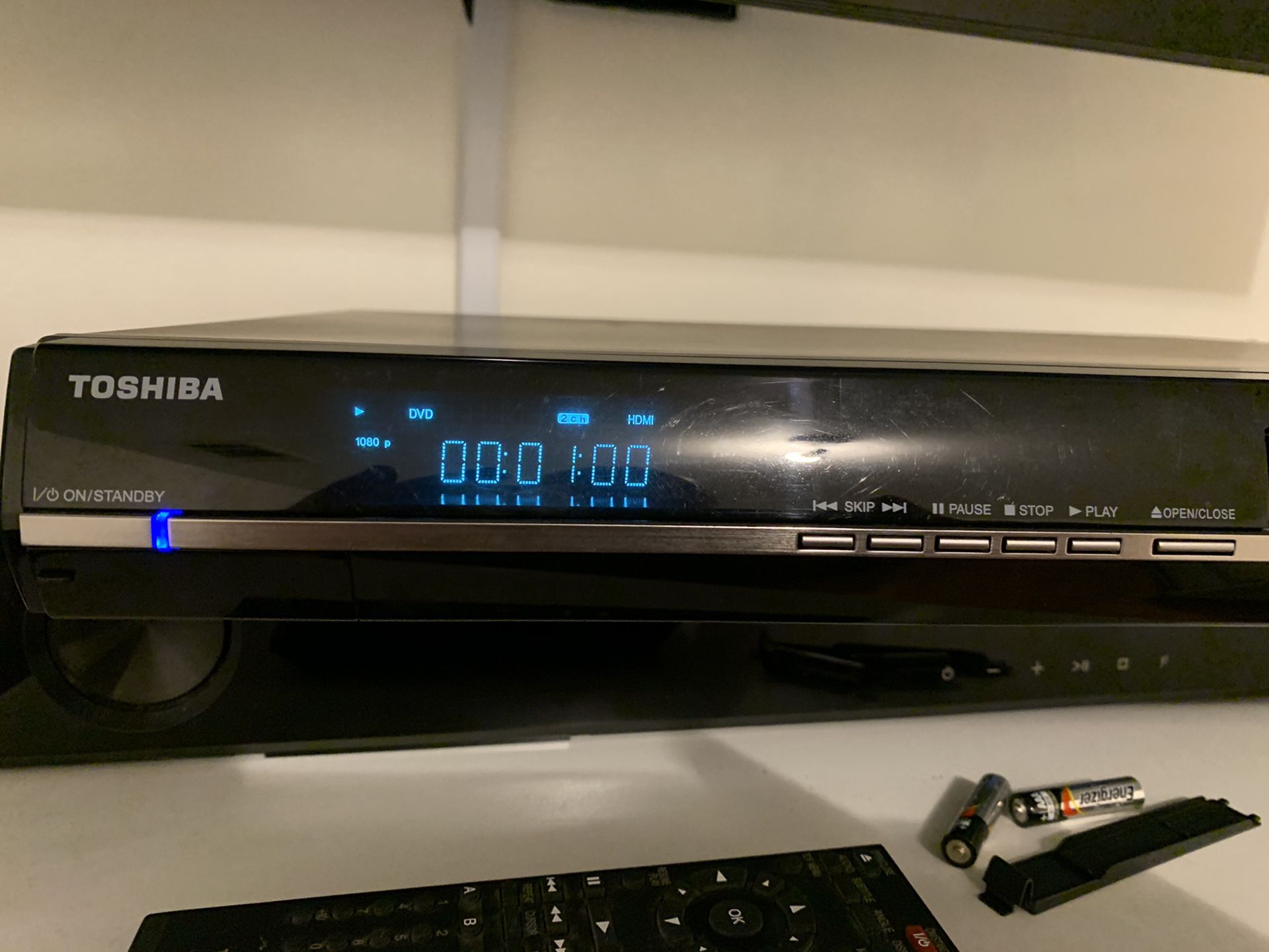 Toshiba HD DVD Player with 8HD DVDs