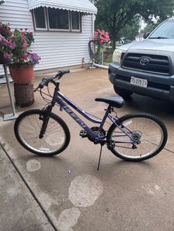 Huffy 24" Rock Creek Mountain Bike, Fits Riders 58” - 70”, Purple