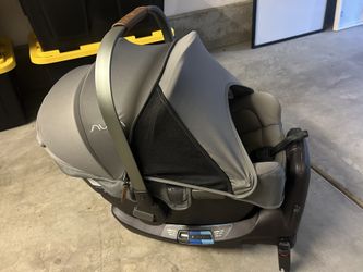 Nuna Pipa Car Seat And Base