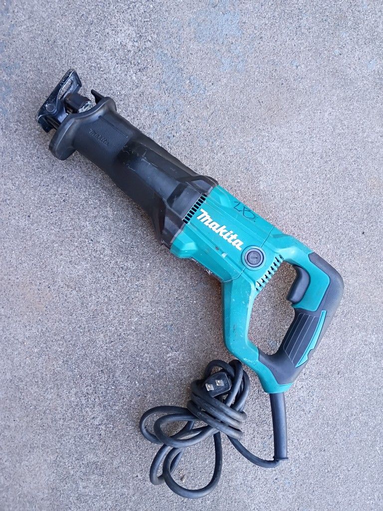 Makita 12A CORDED RECIPROCATING SAW 