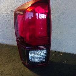 Part 2018-22 Toyota Tacoma OEM