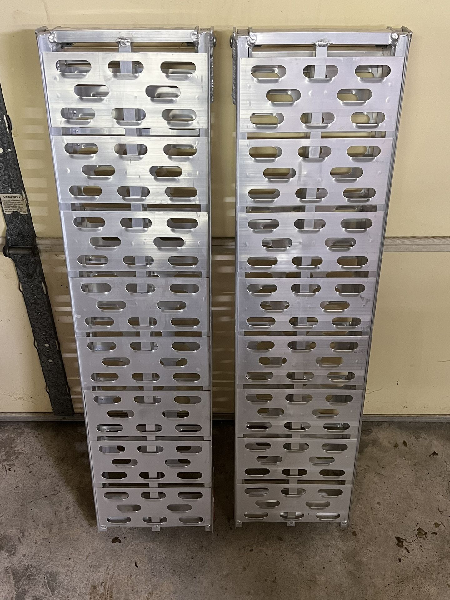 7.5' Folding Ramps 750 Lbs Cap Each Come as Set