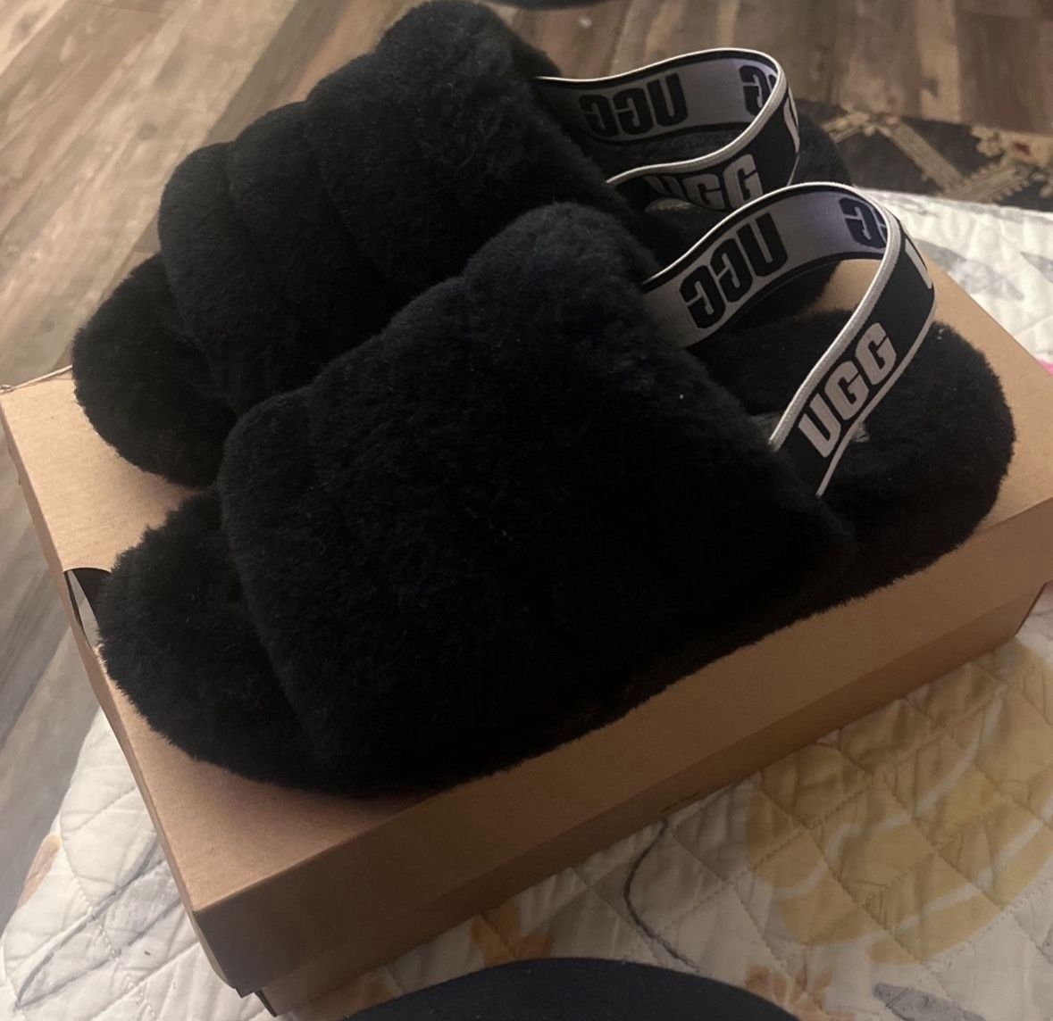 Ugg Fluffy Slides
