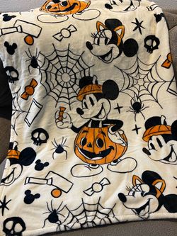 DISNEY HALLOWEEN MICKEY MINNIE MOUSE PUMPKIN PLUSH THROW BLANKET HOME DECOR