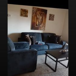 Couch/loveseat