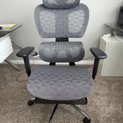 Ergonomic Mesh Office Chair - Brand New