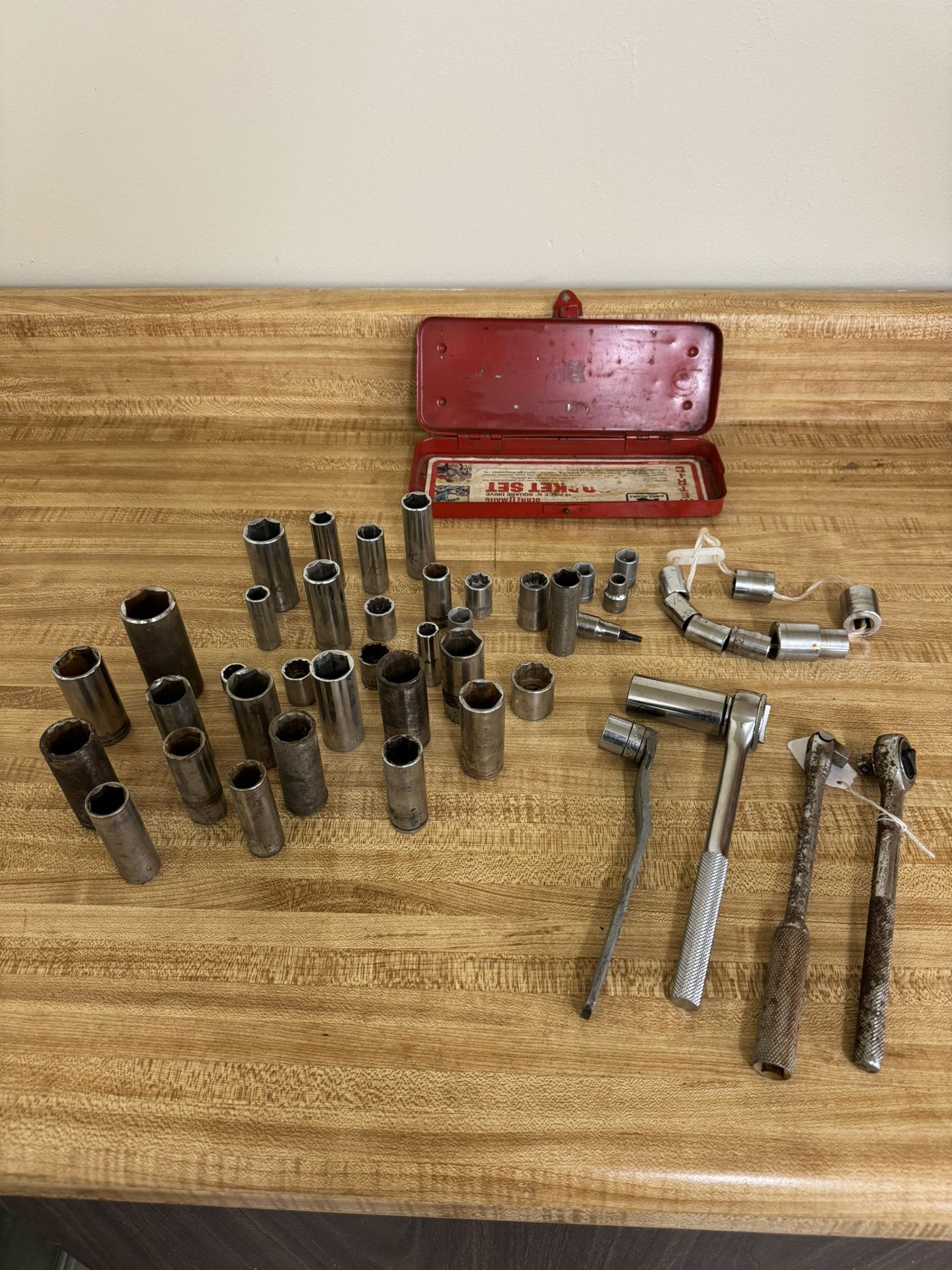 Socket Wrenches and Sockets 