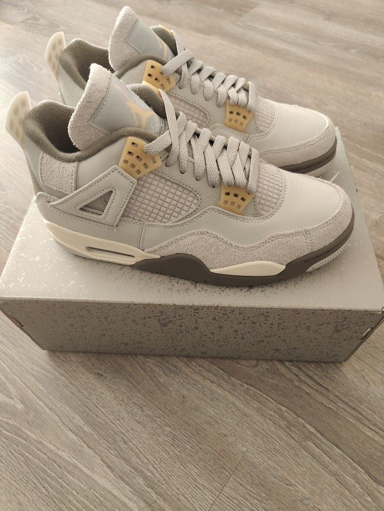 Air Jordan 4 Photon dust Brand New