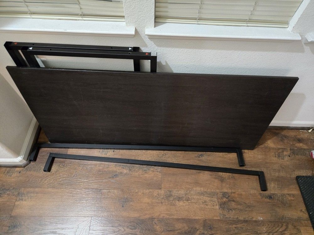 Zinus Jennifer 55 Inch desk