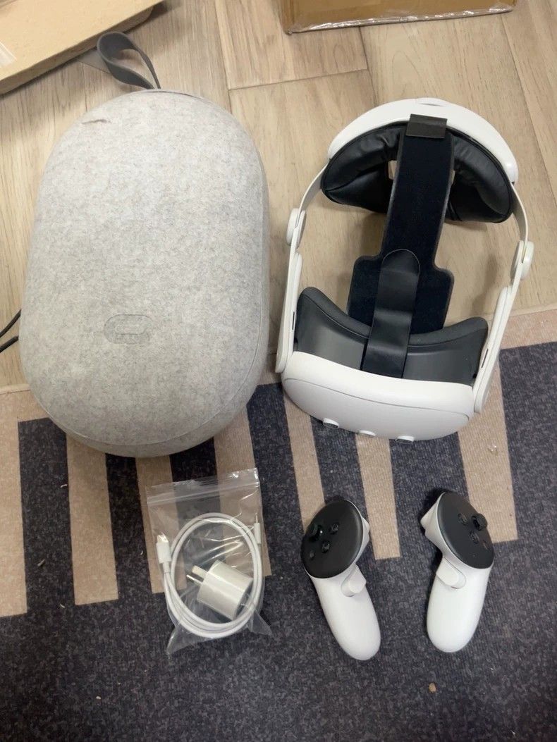 Meta Quest 3 all-in-one device with 128GB virtual reality headset