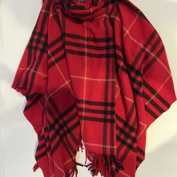 Burberry Poncho 