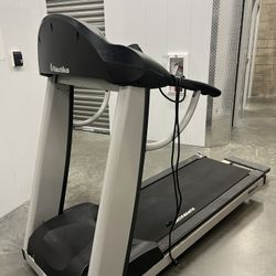 NAUTILUS NTR 800.4 TREADMILL Dimensions: 75" L x 30" W x65" H   Weight: 380 Lbs.  User Weight Capacity: 400 Lbs. 