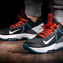 NIKE LEBRON WITNESS IV BLACK GLASS BLUE

BLACK GLASS BLUE