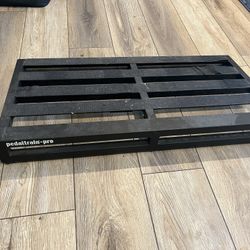 Pedaltrain Pro Pedal board 32” x 16” w soft case