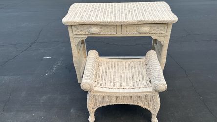 Vintage Pier 1 Jamaica Collection Wicker Desk with Matching Stool