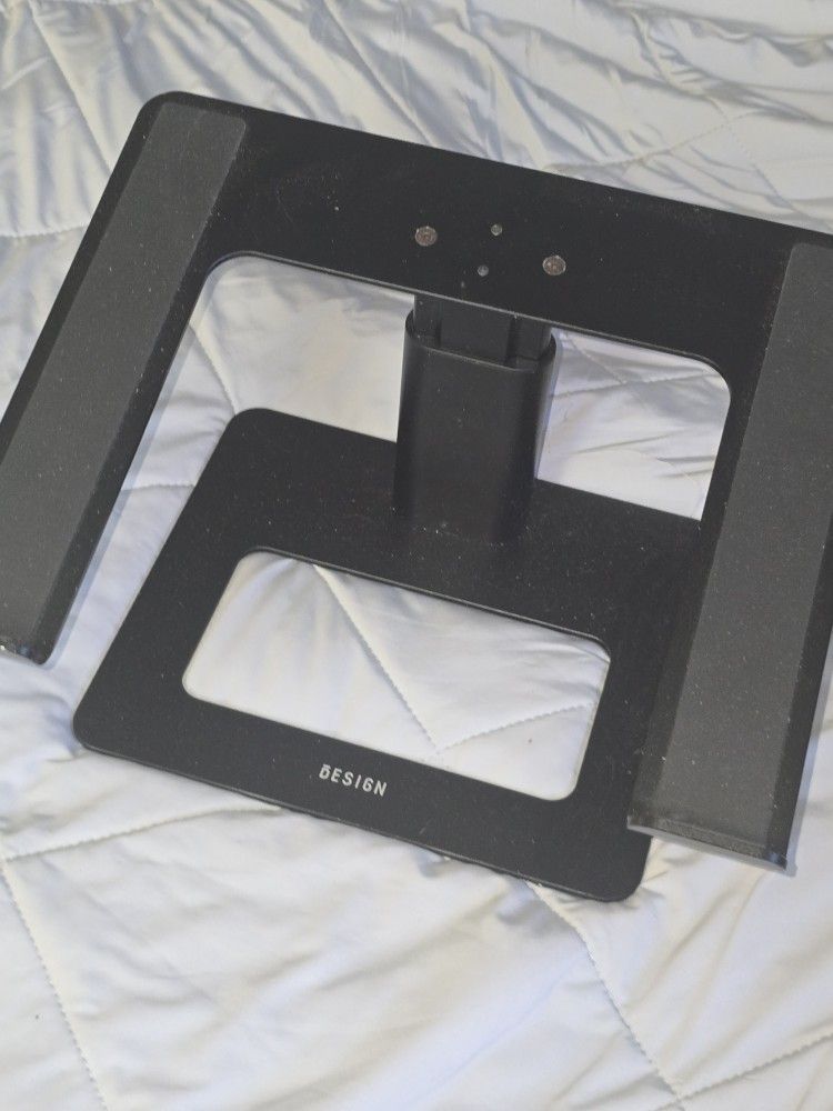 Laptop stand