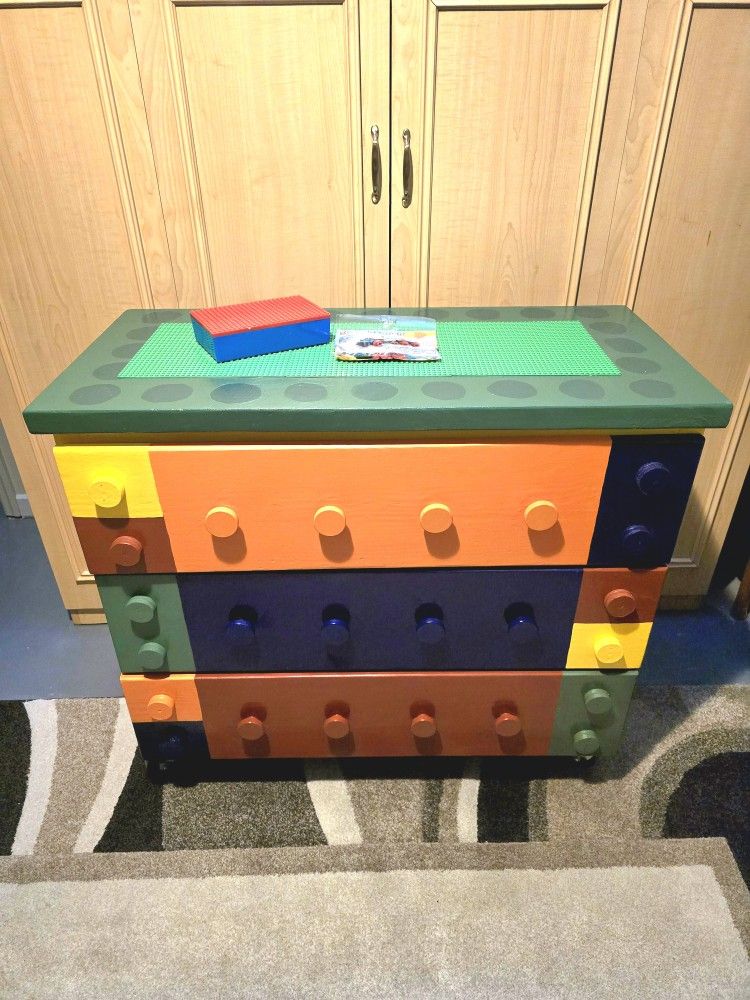 Lego Storage Play Table Cabinet/ Dresser On Wheels With Lego Set