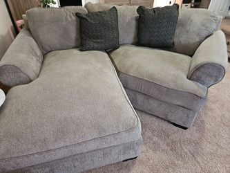 Chase Love seat