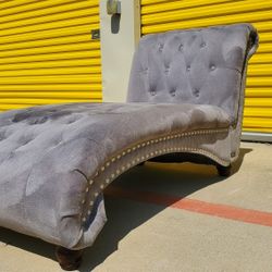 Chaise Lounger Couch Sofa Chair Basically New Free Delivery