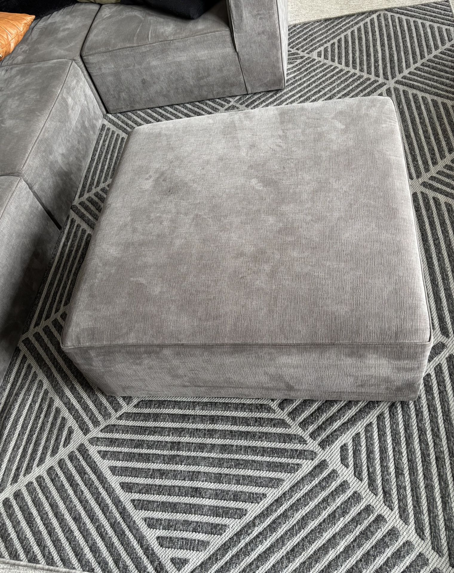 Oversized Ottoman - Dania