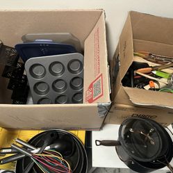 Assorted Kitchen Items 