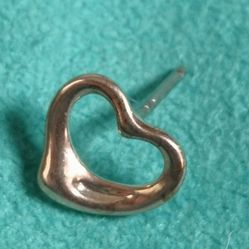 Tiffany 1 earring 💕❤️💜