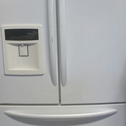 White Kenmore Elite French door with Water dispenser 