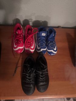 Kids cleats