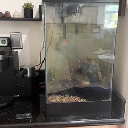 Aqueon Tower/Column Fish Tank