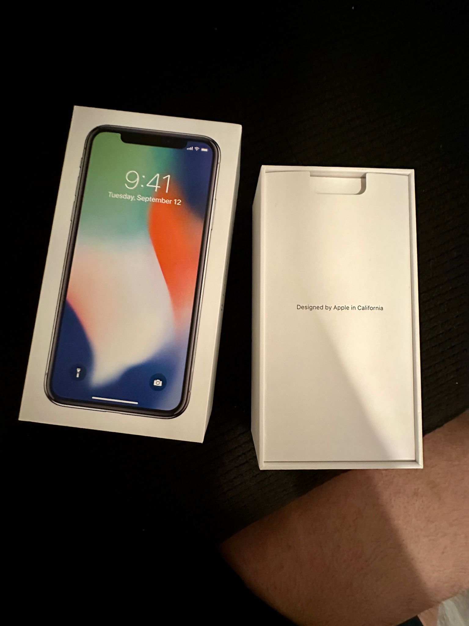 MQAR2LL/A iPhone X, Silver, 64GB box only
