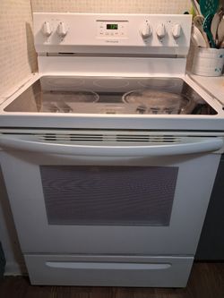 Frigidaire flattop stove