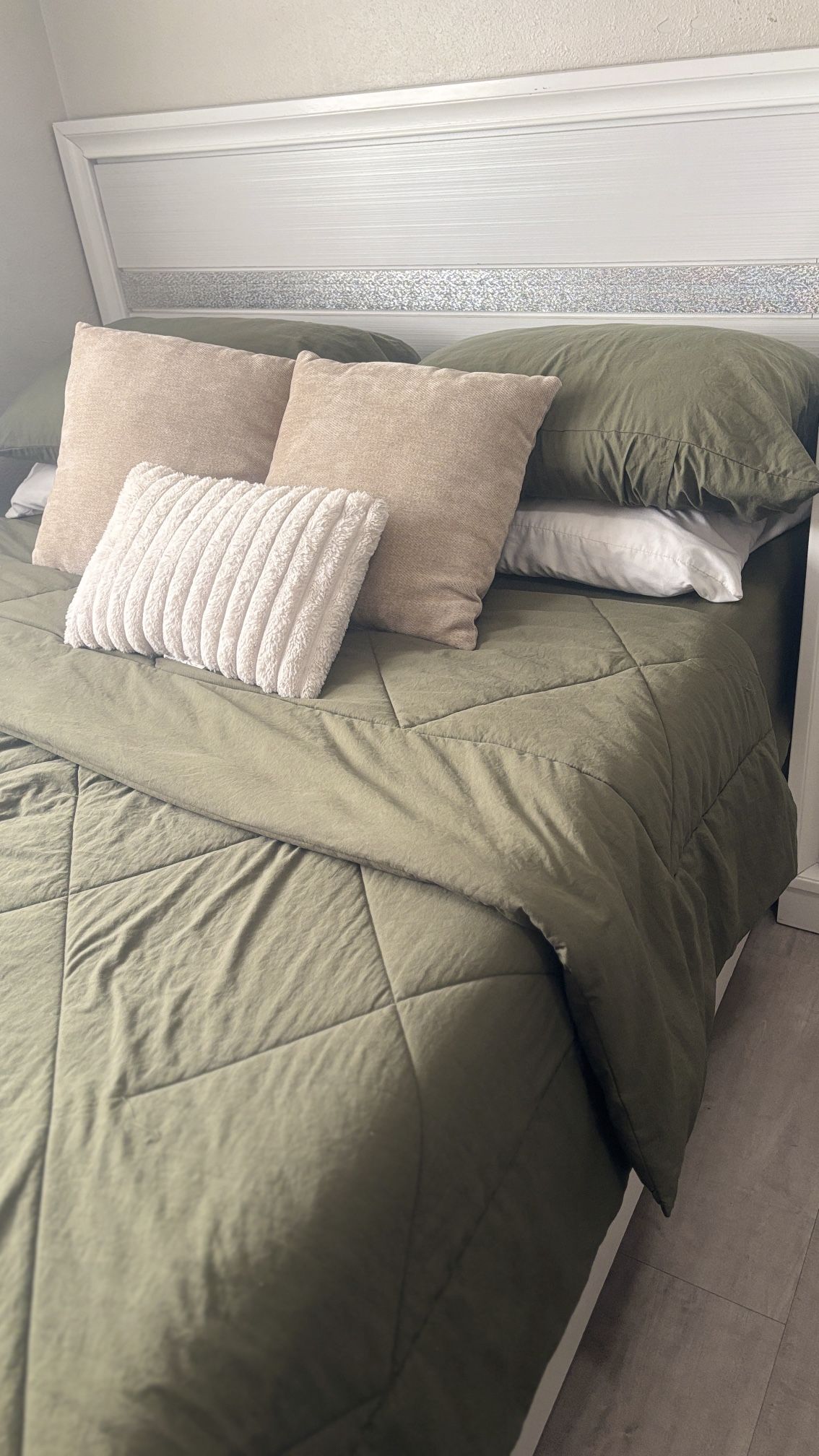 Queen Bed Frame & Drawer