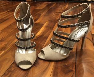 Women’s GUESS Heels Size 7