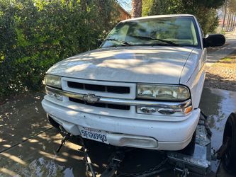 98-2004 Chevy Blazer Sonoma GMC parting out