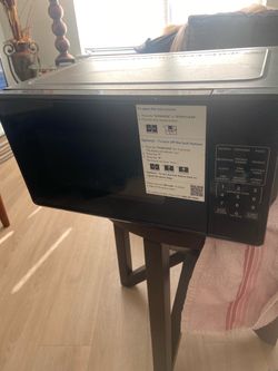 Black Countertop Microwave Oven