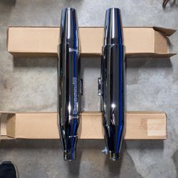 STOCK MUFFLERS OEM 2018 & Newer Harley Davidson Softail 