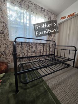 Daybed w trundle Daek Bronze Metal. New Especial price