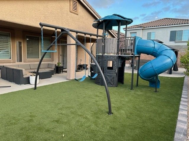 Playground Like NEW (Installation Available)