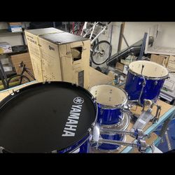 YAMAHA 4PC DRUM SET