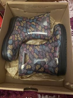 Girl’s Ugg Rain Boots