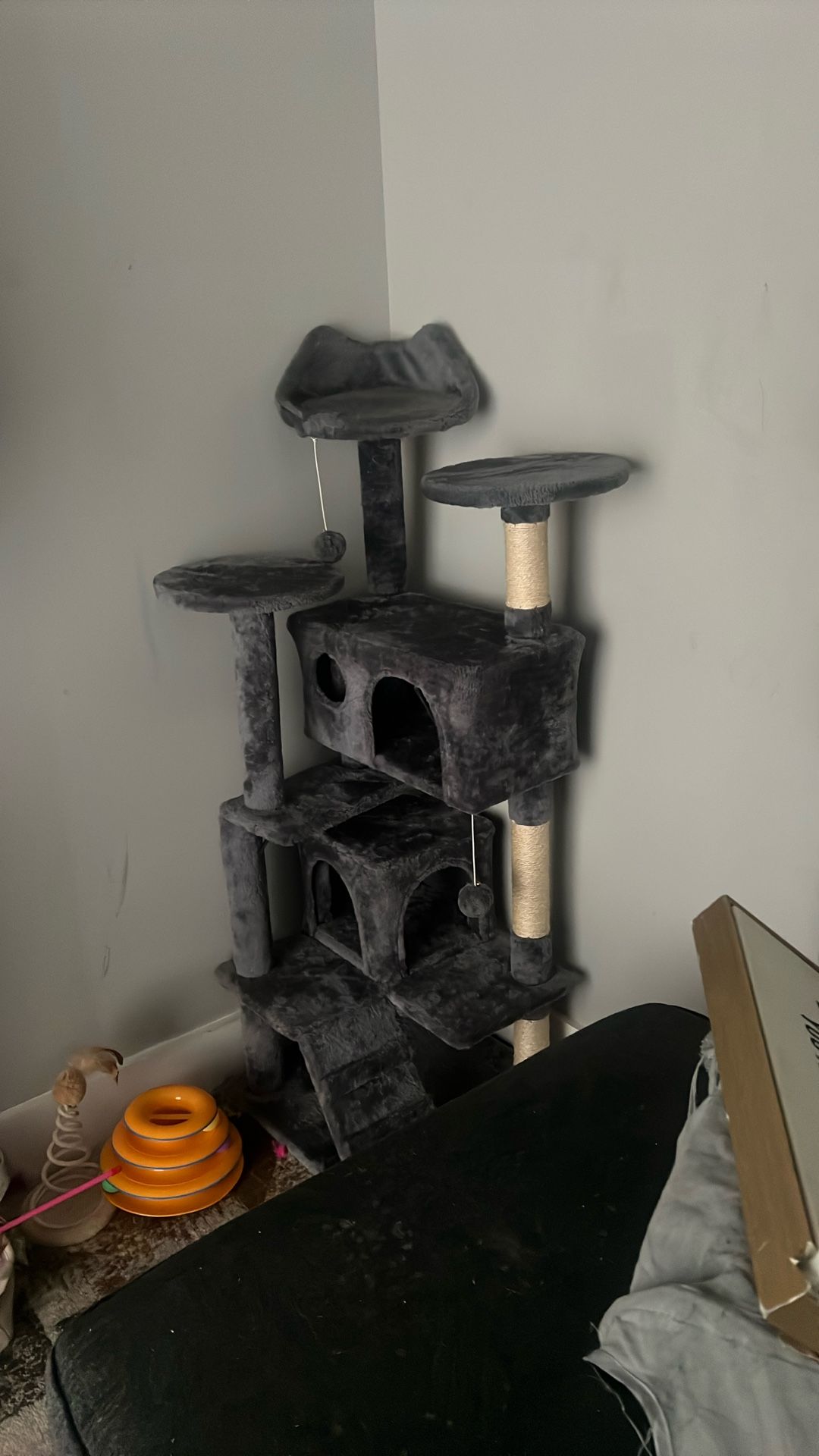 Cat Tree Hardly Used