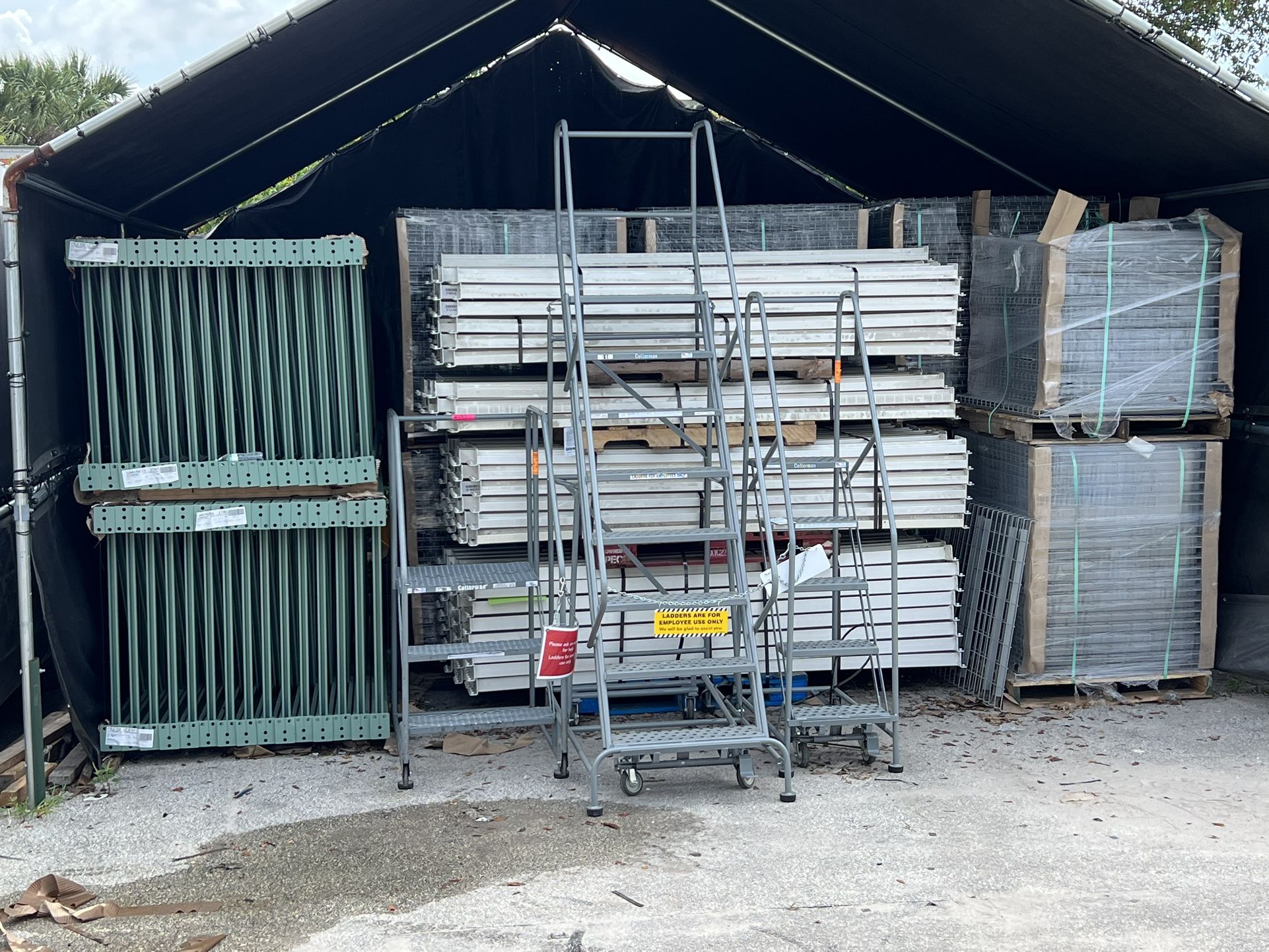 Used Pallet Rack Liquidation Rolling Ladders Teardrop Warehouse Pallet Racks Industrial Shelving Dock Plates Forklift