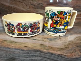Disney Plastic Mugs for Little Hands by Superseal 1980  MICKEY & FRIENDS TRAIN motif