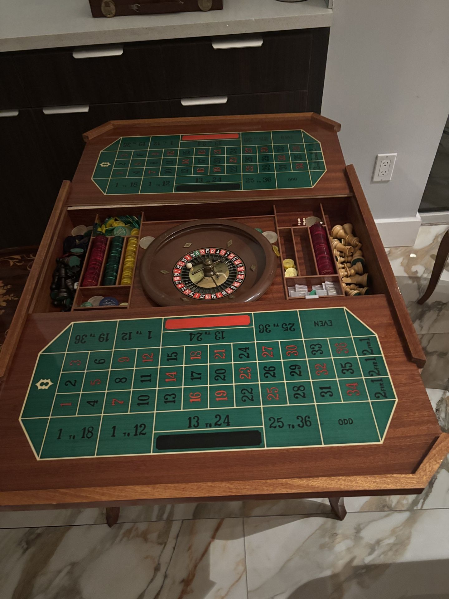 Jannuzzi & Sorrento Italy Wood Works Gaming Table Set.