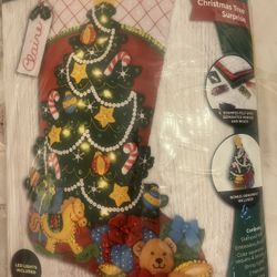 Bucilla, Christmas Tree Surprise