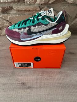 New Nike X Sacai Vaporwaffle Villain Red Neptune Green Size 8.5 Men /10 Women