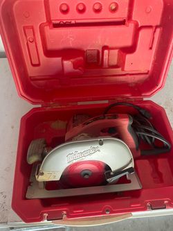 Milwaukee 7-1/4" Magnesium Circular Saw with Case