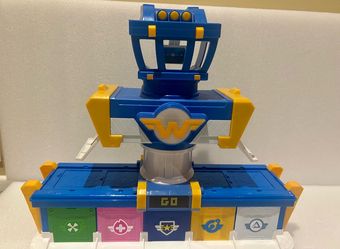 Super Wings Airport Adventures with 15 additional characters/vehicles/guy