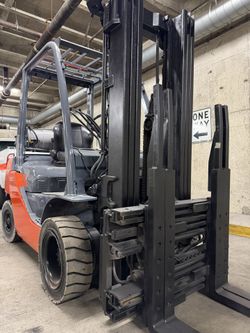 TOYOTA 5500 lb forklift Single double, side shift for sale 
