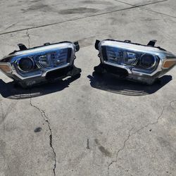 2019 Toyota Tacoma OEM Headlights